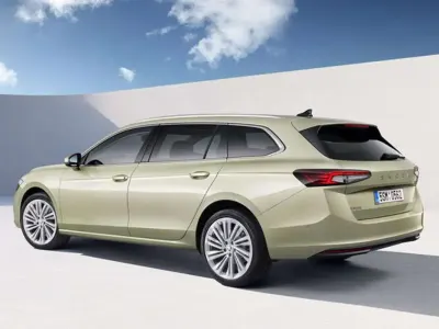 Usata Skoda Superb Selection 150 CV (110 kW) 2023 Argento Station wagon