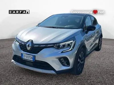 Usata Renault Captur Techno 143 CV (105 kW) 2023 Grigio SUV