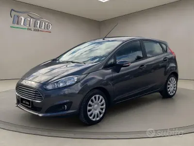 Usata Ford Fiesta Business Edition 75 CV (55 kW) 2015 Grigio Utilitaria