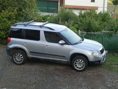 Usata Skoda Yeti GreenLine 105 CV (77 kW) 2013 Grigio SUV