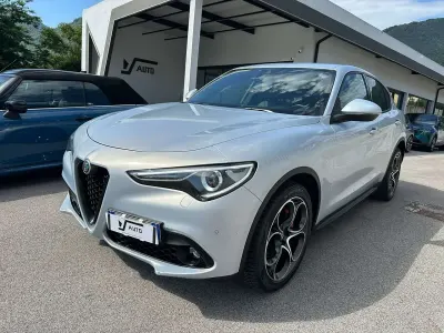 Usata Alfa Romeo Stelvio Sprint 190 CV (139 kW) 2022 Grigio moonlight SUV