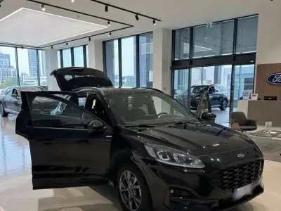 Usata Ford Kuga ST-Line X 120 CV (88 kW) 2024 SUV