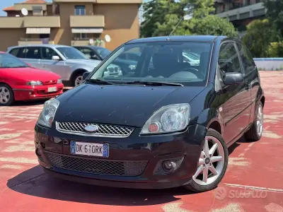 Usata Ford Fiesta Titanium 75 CV (55 kW) 2007 Nero Utilitaria