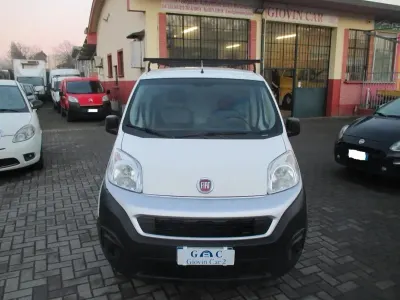 Begagnad Fiat Fiorino 80 HK (58 kW) 2018 Vit Minibuss