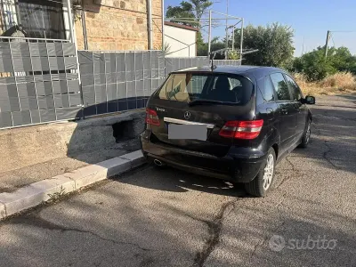 Usata Mercedes B180