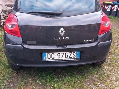 Usata Renault Clio II 48 CV (35 kW) 2007 Nero