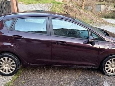 Begagnad Ford Fiesta 97 HK (71 kW) 2009 Röd Halvkombi