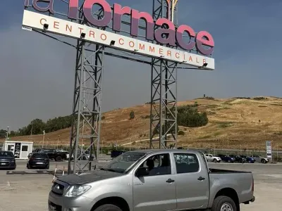 Usata Toyota HiLux 144 CV (105 kW) 2010 Grigio Pick-up