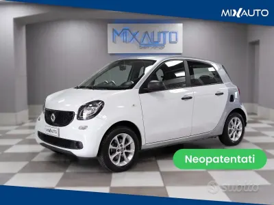 Usata Smart ForFour 71 CV (52 kW) 2017 Bianco Utilitaria