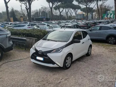 Usata Toyota Aygo X-play 69 CV (50 kW) 2018 Bianco Utilitaria