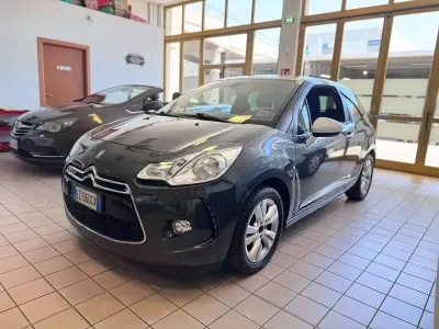 Usata Citroën DS3 Chic 68 CV (50 kW) 2015 Grigio Berlina