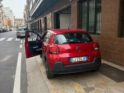Usata Citroën C3 102 CV (75 kW) 2022 Rosso Utilitaria