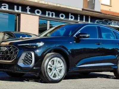Nuova Audi Q5 Sportback S-Line 204 CV (150 kW) 2025 Nero mythos metalizzato SUV