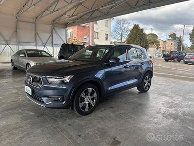 Usata Volvo XC40 Momentum 149 CV (109 kW) 2020 Blu SUV