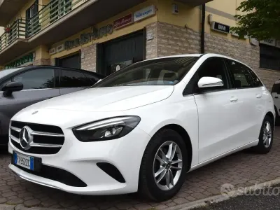 Usata Mercedes B180 116 CV (85 kW) 2019 Bianco Utilitaria