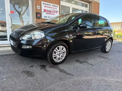 Gebraucht Fiat Punto 77 PS (56 kW) 2015 Schwarz Kleinwagen