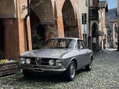 Usata Alfa Romeo 1750 Veloce 103 CV (75 kW) 1969 Argento Berlina