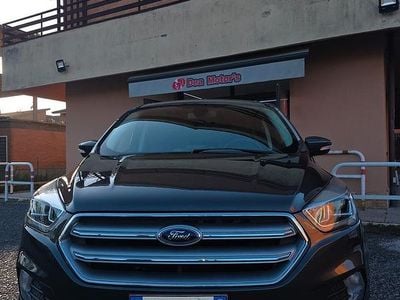 Usata Ford Kuga 120 CV (88 kW) 2019 Grigio SUV