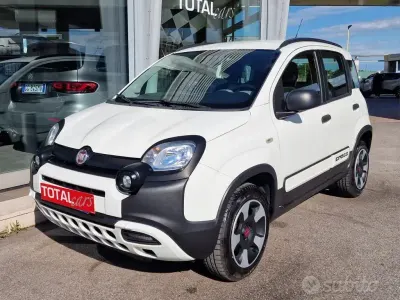Usata Fiat Panda Cross Cross 69 CV (50 kW) 2018 Bianco pastello Utilitaria