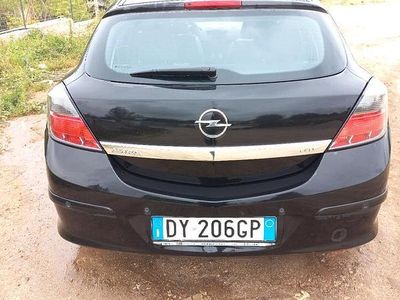 Usata Opel Astra GTC Cosmo 120 CV (88 kW) 2009 Nero Coupé
