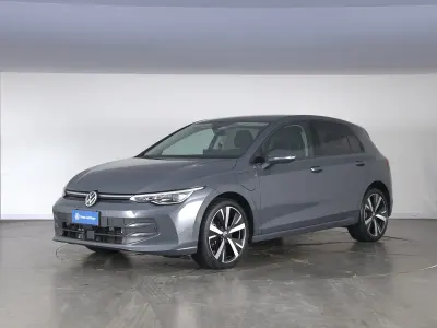 Usata VW Golf VIII Edition 204 CV (150 kW) 2025 Dolphin grey metallizzato Berlina