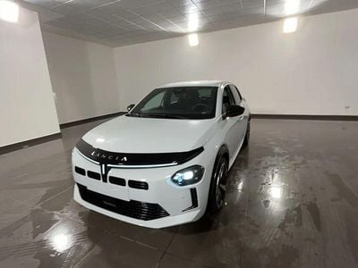 Usata Lancia Ypsilon 101 CV (74 kW) 2024 Verde metallizzato Utilitaria