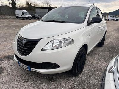 Usata Lancia Ypsilon 80 CV (58 kW) 2014 Bianco Utilitaria