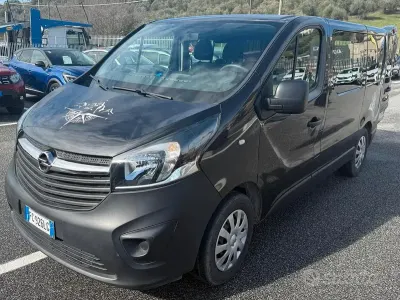 Usata Opel Vivaro S 125 CV (91 kW) 2016 Nero Monovolume