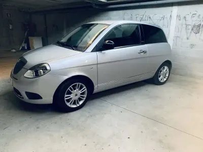 Usata Lancia Ypsilon 69 CV (50 kW) 2012 Utilitaria