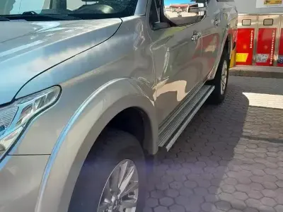 Usata Mitsubishi L200