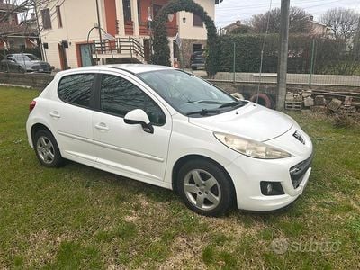 Bianco Usata 2012 Peugeot 207 Coupé | 2750 € (Buon prezzo)