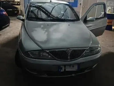 Usata Lancia Ypsilon 60 CV (44 kW) 2003 Grigio Utilitaria