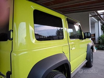 Second-hand Suzuki Jimny 102 CP (75 kW) 2019 Galben SUV