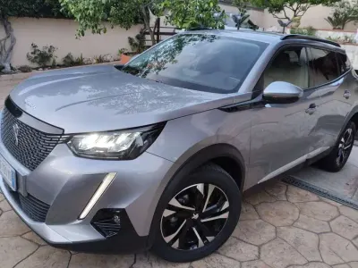 Usata Peugeot 2008 Allure 131 CV (96 kW) 2021 Grigio SUV