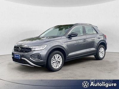 Usata VW T-Roc Life 150 CV (110 kW) 2024 Grigio SUV