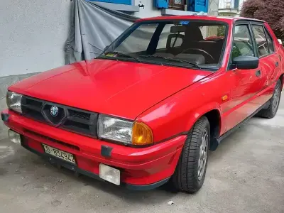 Usata Alfa Romeo 33 Quadrifoglio Verde 105 CV (77 kW) 1983 Rosso Utilitaria