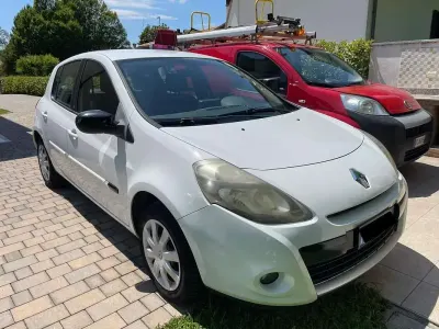 Usata Renault Clio II 75 CV (55 kW) 2011 Berlina