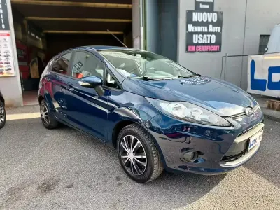 Usata Ford Fiesta Titanium 70 CV (51 kW) 2011 Bluazzurro Berlina