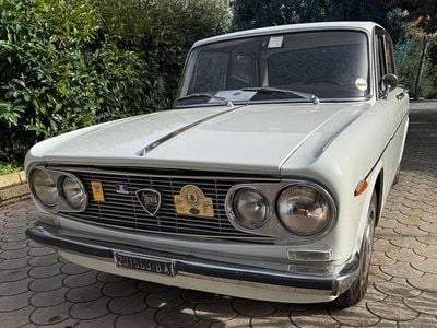 Begagnad Lancia Fulvia 86 HK (63 kW) 1971 Vit Sedan