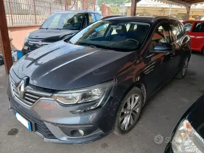 Usata Renault Mégane GrandTour 110 CV (80 kW) 2019 Bluazzurro Station wagon