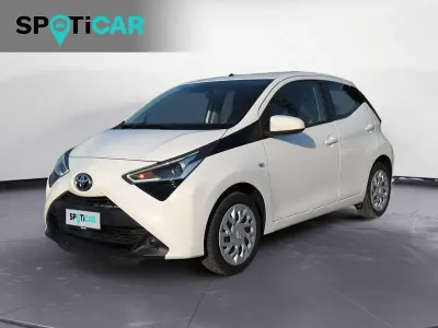 Usata Toyota Aygo Connect Style 72 CV (52 kW) 2020 Bianco Utilitaria