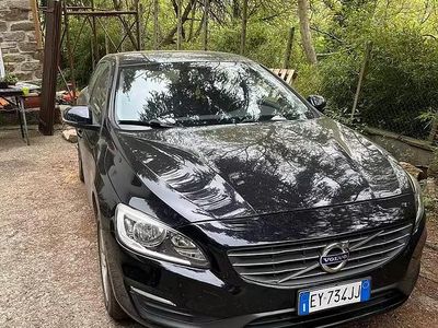 Usata Volvo V60 115 CV (84 kW) 2015 Nero Station wagon