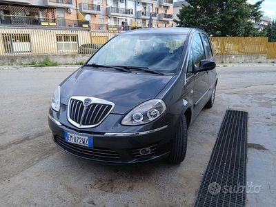 Usata Lancia Musa 95 CV (69 kW) 2012 Grigio Monovolume