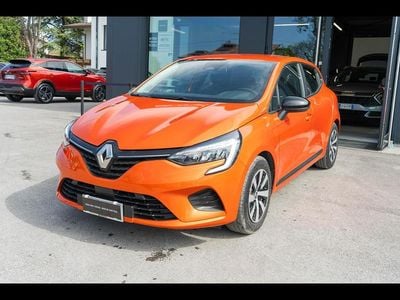 Usata Renault Clio V 91 CV (66 kW) 2023 Arancione Berlina