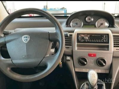 Usata Lancia Ypsilon 77 CV (56 kW) 2008 Giallo Utilitaria