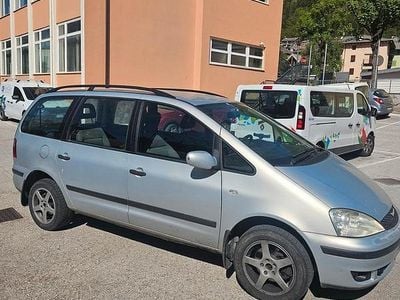 Begagnad Ford Galaxy 116 HK (85 kW) 2003 Grå Minibuss