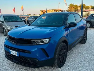 Usata Opel Mokka 101 CV (74 kW) 2024 Bluazzurro SUV