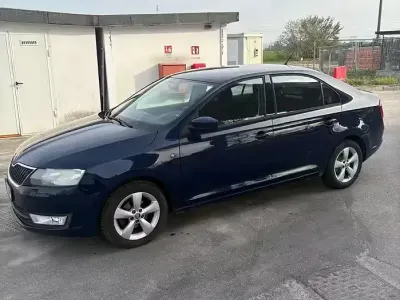 Usata Skoda Rapid 75 CV (55 kW) 2014 Blu Utilitaria