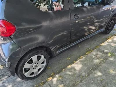 Usata Toyota Aygo 68 CV (50 kW) 2006 Grigio Utilitaria