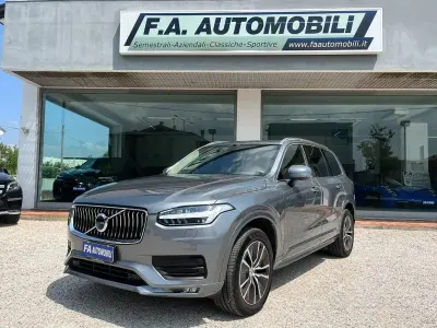 Usata Volvo XC90 Momentum 235 CV (172 kW) 2020 Grigio SUV